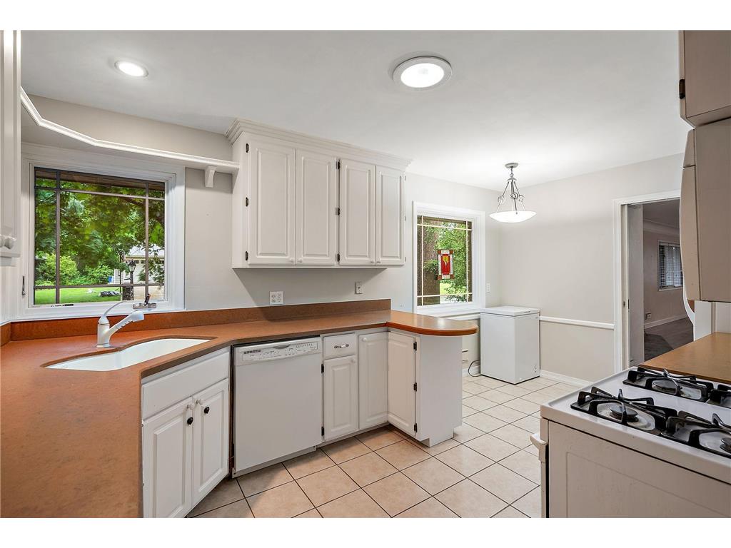 5241 Edenmoor Street Edina MN 55436 6826702 image11