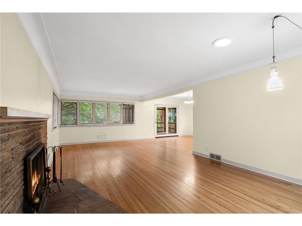 5241 Edenmoor Street Edina MN 55436 6826702 image4