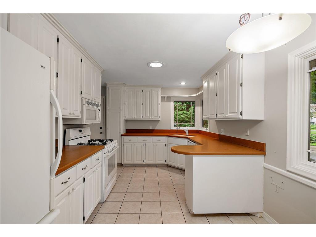 5241 Edenmoor Street Edina MN 55436 6826702 image9