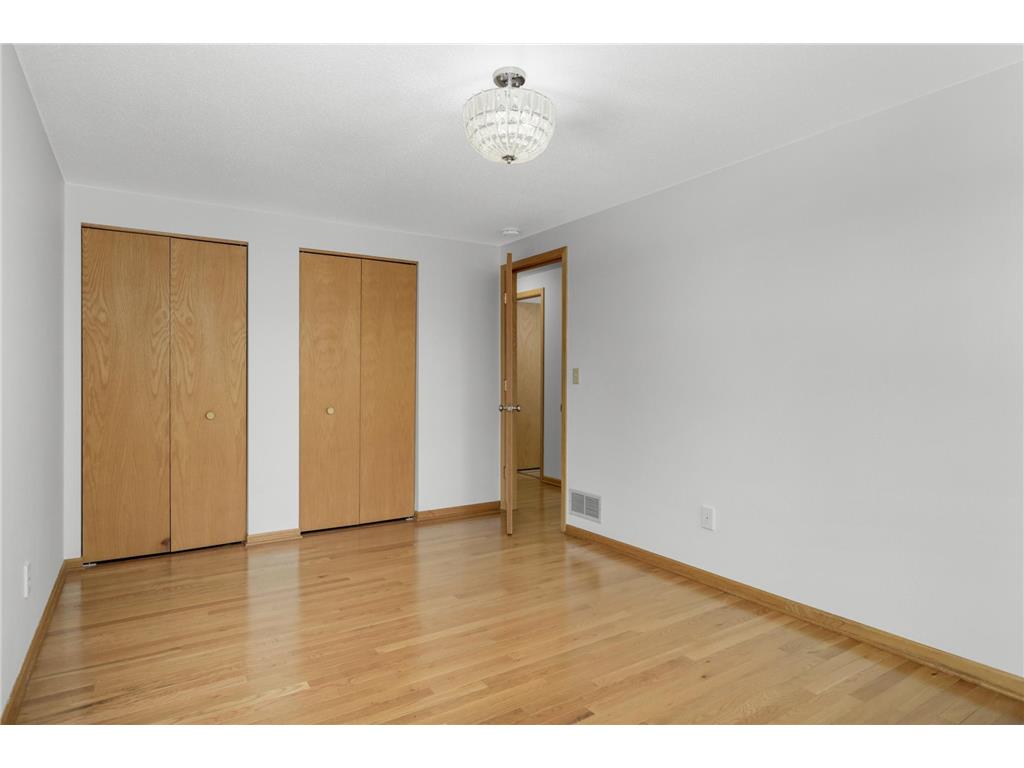 5245 Oxford Street N Shoreview MN 55126 - Turtle Lake 7019987 image23