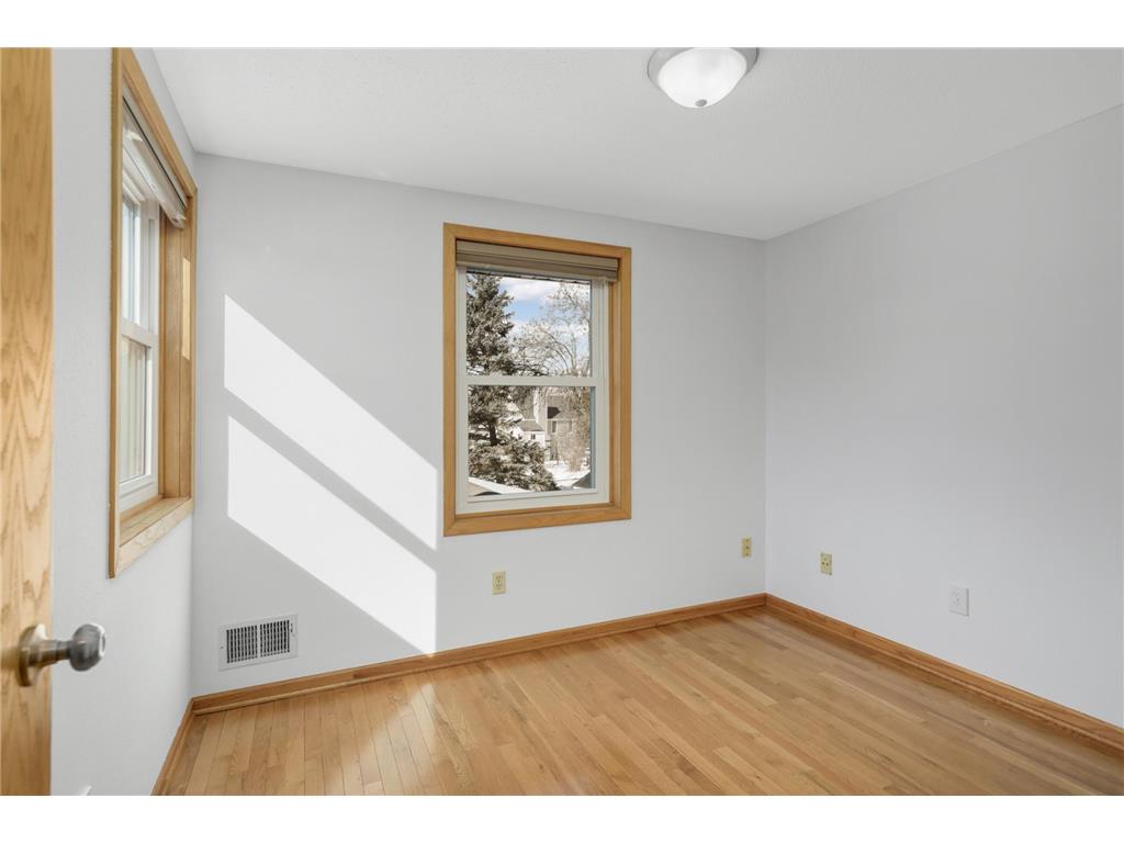 5245 Oxford Street N Shoreview MN 55126 - Turtle Lake 7019987 image24