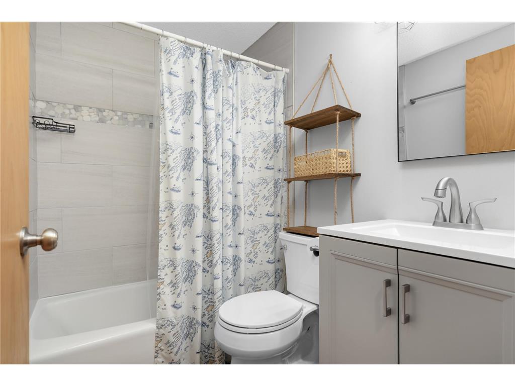 5245 Oxford Street N Shoreview MN 55126 - Turtle Lake 7019987 image26