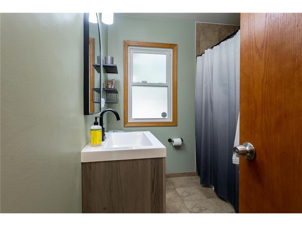 5248 Camden Avenue N Minneapolis MN 55430 7083909 image11
