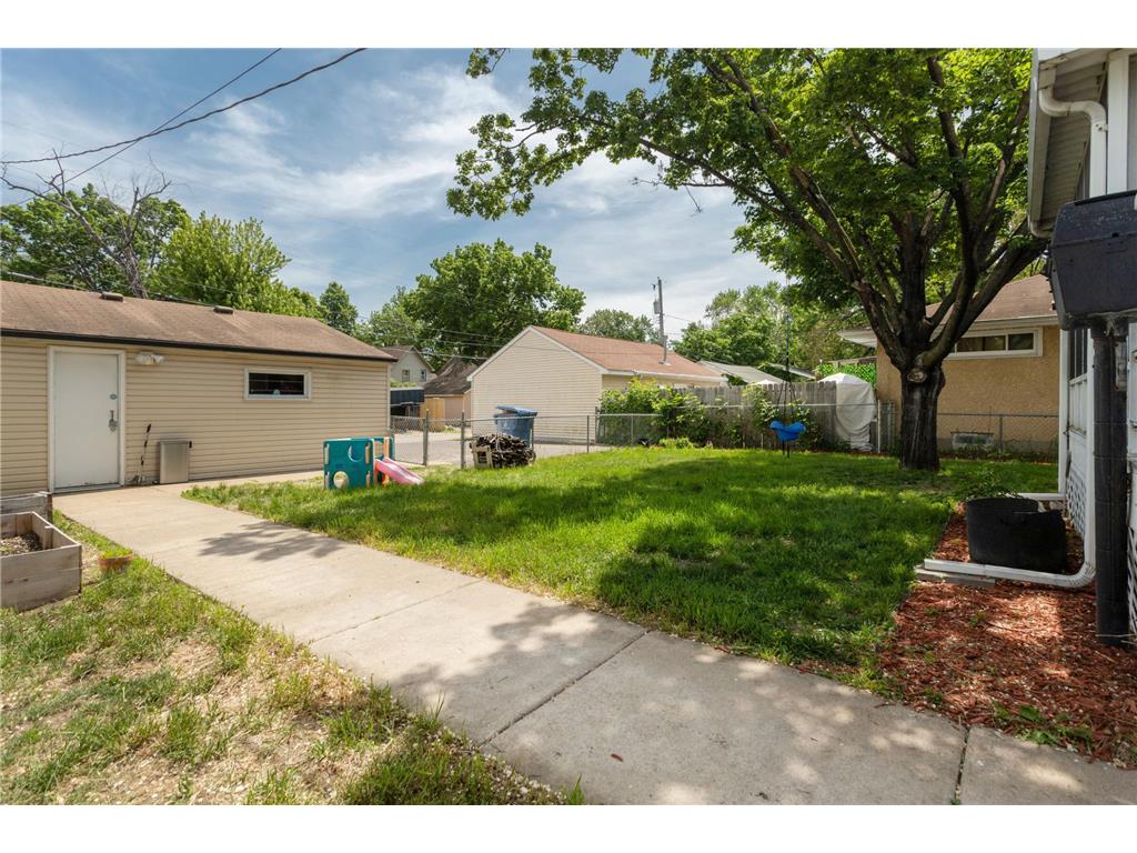 5248 Camden Avenue N Minneapolis MN 55430 7083909 image20