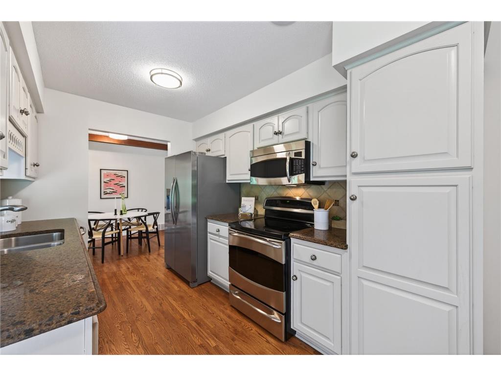 5249 W 92nd Street Bloomington MN 55437 7087649 image17