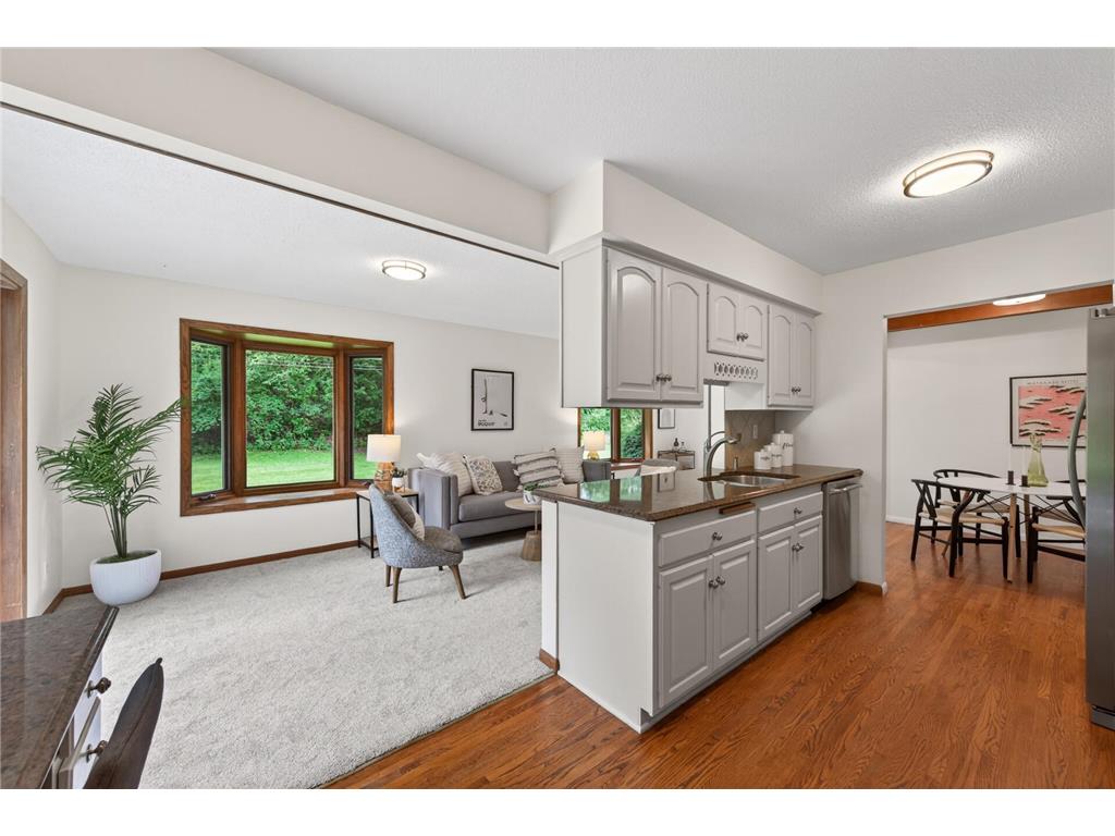 5249 W 92nd Street Bloomington MN 55437 7087649 image18