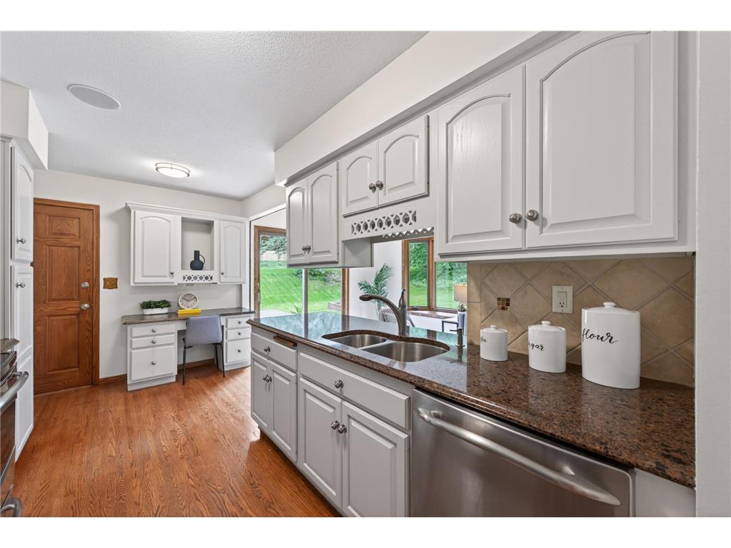 5249 W 92nd Street Bloomington MN 55437 7087649 image20