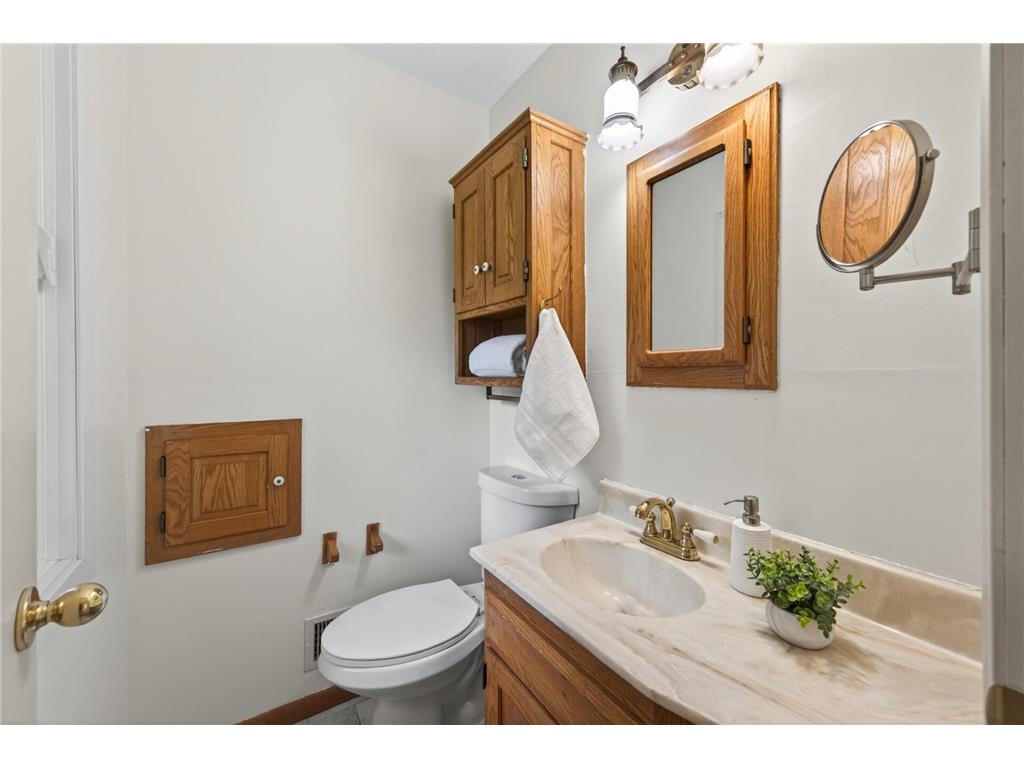 5249 W 92nd Street Bloomington MN 55437 7087649 image23