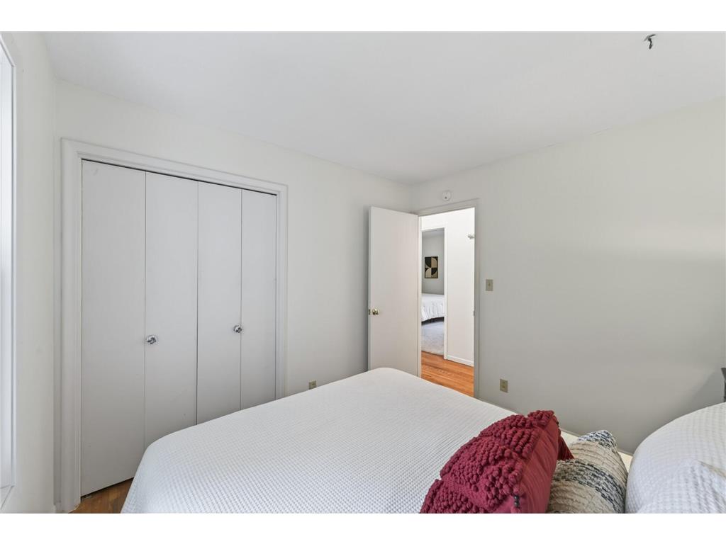 5249 W 92nd Street Bloomington MN 55437 7087649 image25