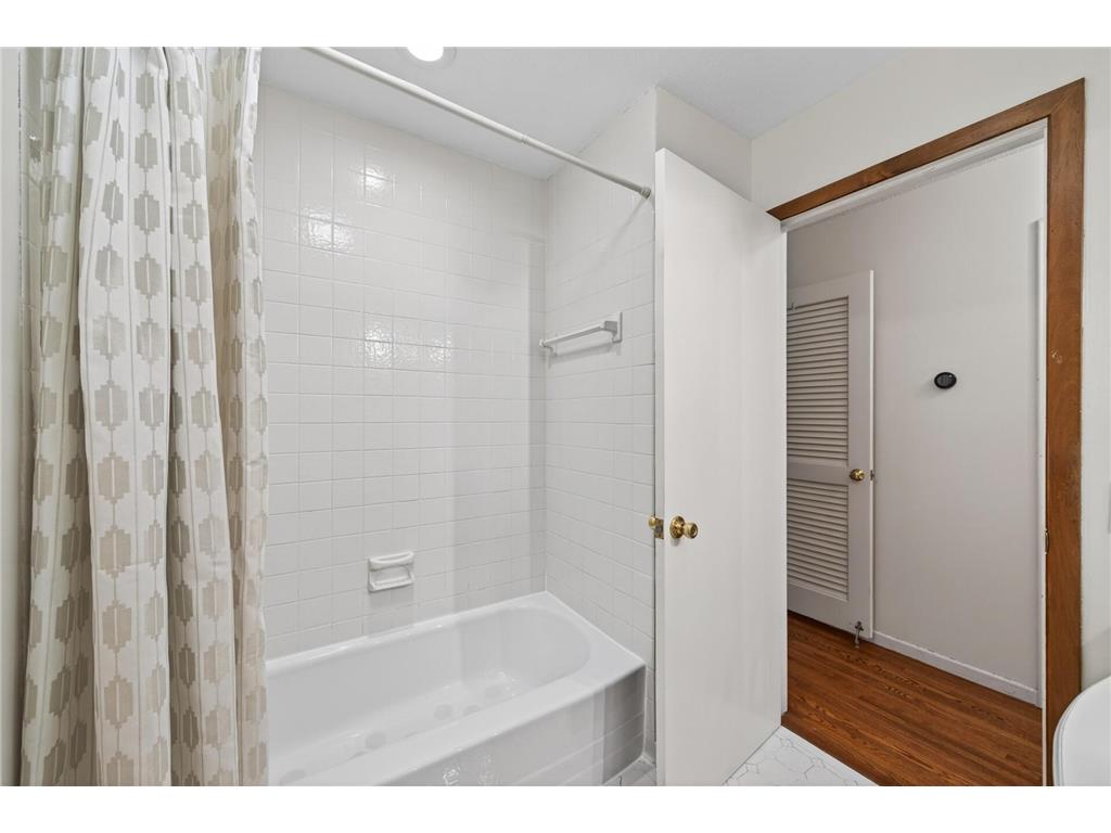 5249 W 92nd Street Bloomington MN 55437 7087649 image29