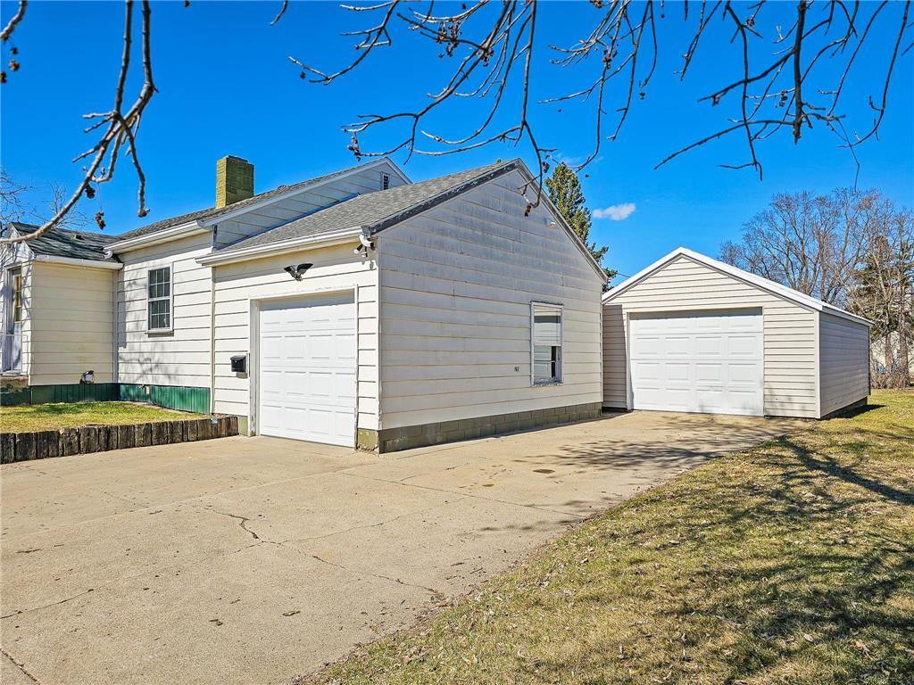 525 3rd St SE Perham MN 56573 7053412 image36