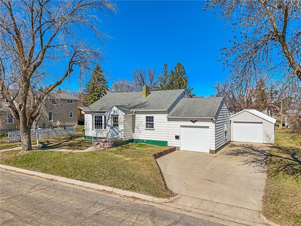 525 3rd St SE Perham MN 56573 7053412 image38