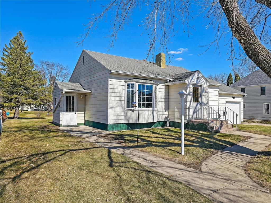 525 3rd St SE Perham MN 56573 7053412 image4