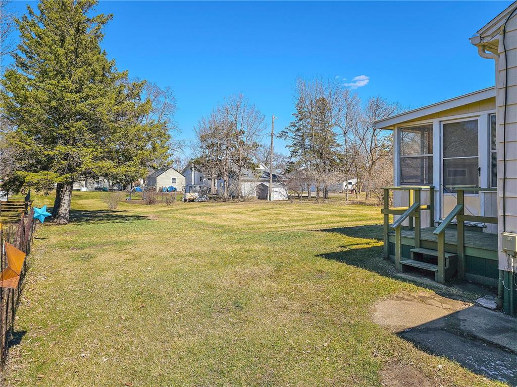 525 3rd St SE Perham MN 56573 7053412 image5