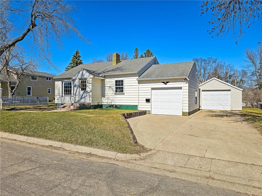 525 3rd St SE Perham MN 56573 7053412 image8
