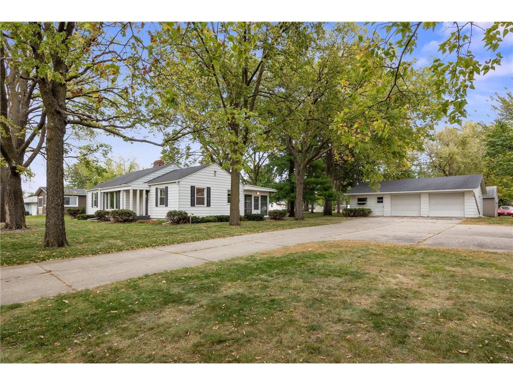 525 Bluff Street NE Hutchinson MN 55350 6786903 image1