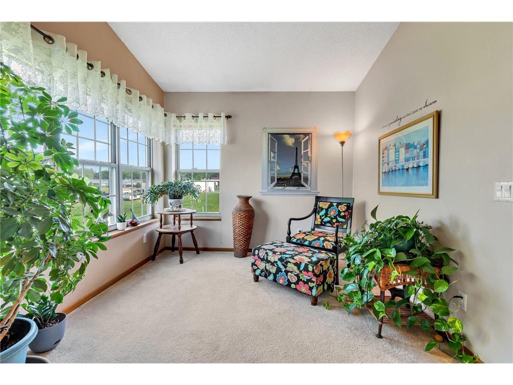 525 Hilltop Drive NE Hutchinson MN 55350 6480506 image1