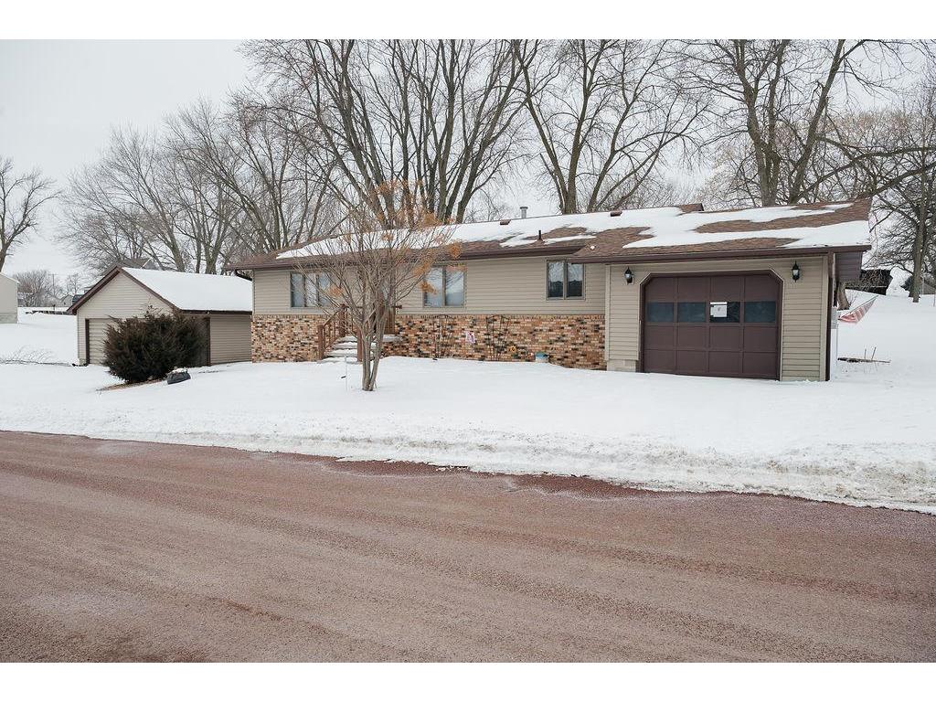 525 N Hood Street Blue Earth MN 56013 7017447 image1