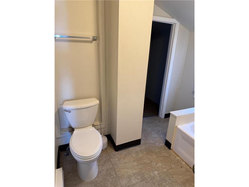 525 W 4th Street Duluth MN 55806 7028930 image29