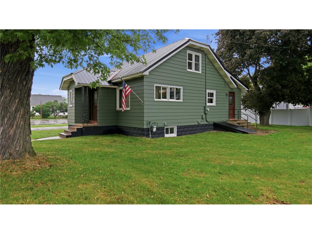 525 W Lincoln Street Augusta WI 54722 7089436 image25