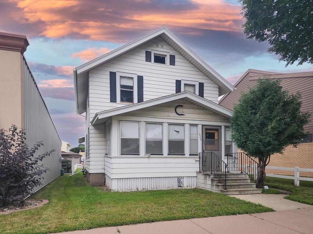 525 W Main Street Marshall MN 56258 6582950 image1