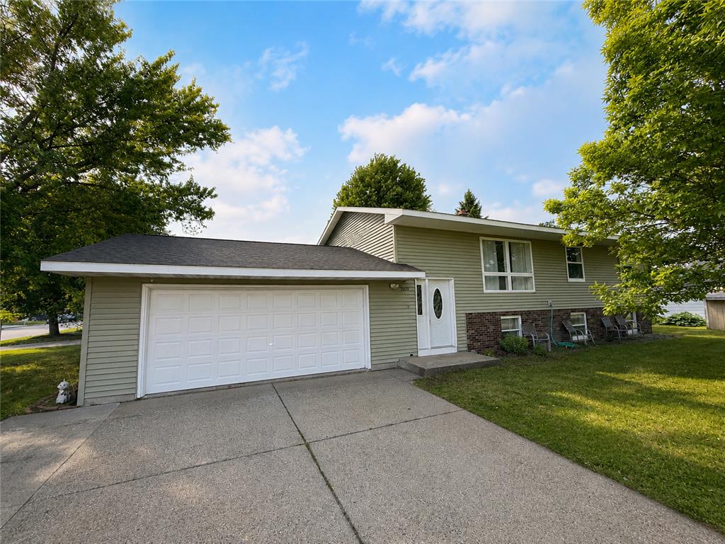 5250 W 9th Street Goodview MN 55987 7077668 image1