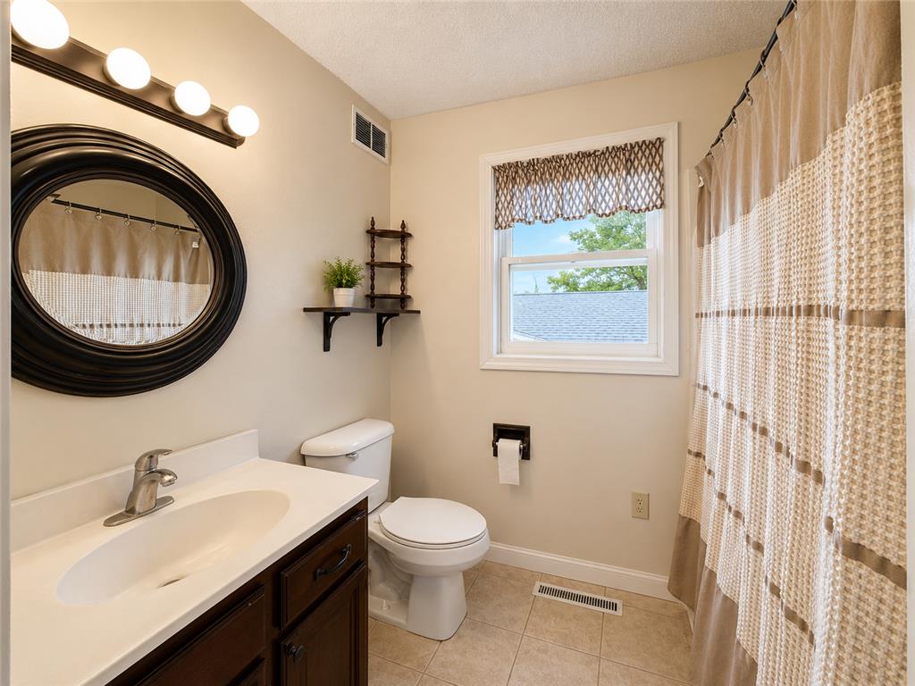 5250 W 9th Street Goodview MN 55987 7077668 image9