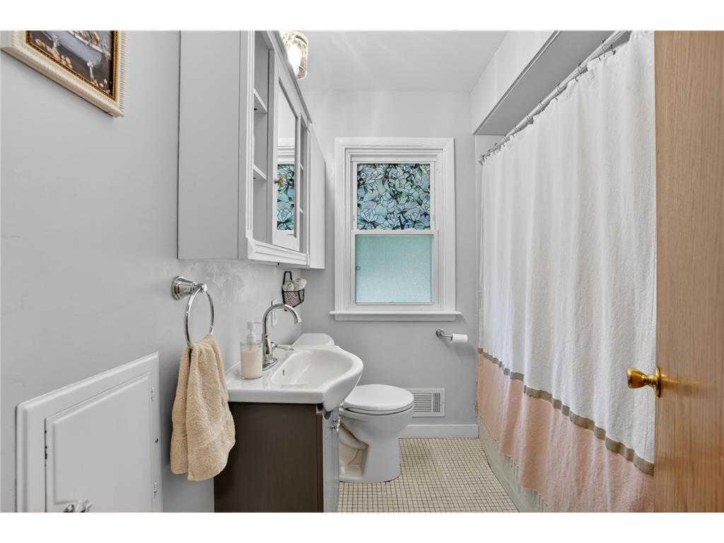 5252 Xerxes Avenue N Minneapolis MN 55430 7076052 image13