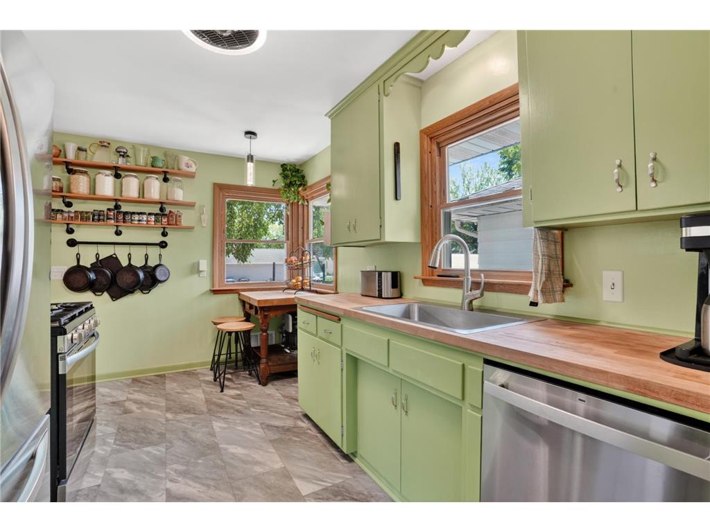 5252 Xerxes Avenue N Minneapolis MN 55430 7076052 image8