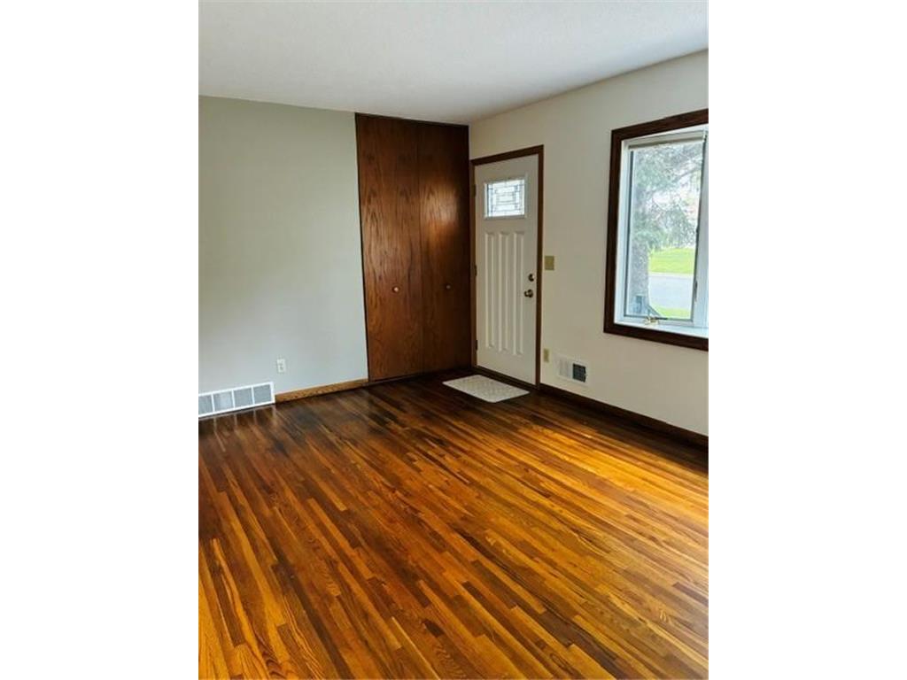 5256 Capitol Street NE Fridley MN 55421 7066883 image25
