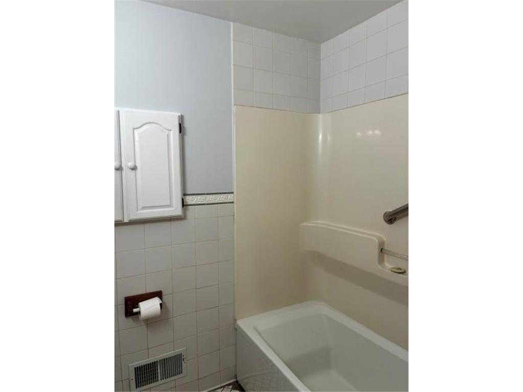 5256 Capitol Street NE Fridley MN 55421 7066883 image32