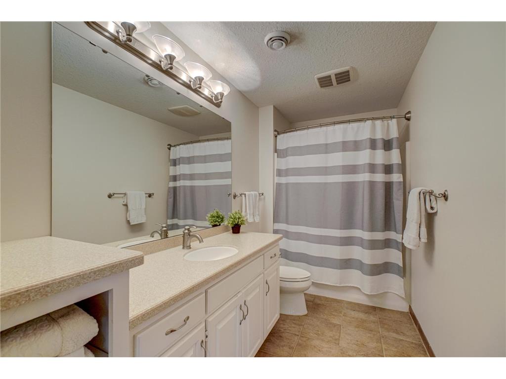 5256 Oxford Street N Shoreview MN 55126 - Turtle Lake 7045191 image24