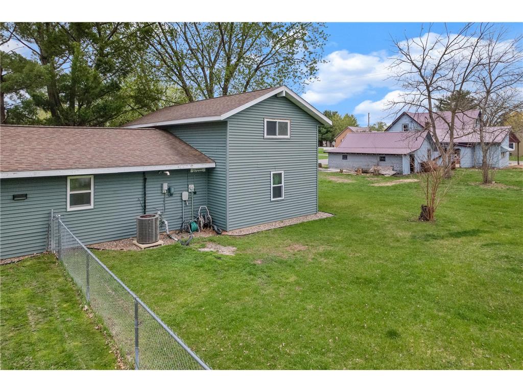 526 S Herman Street Cochrane WI 54622 7062677 image19