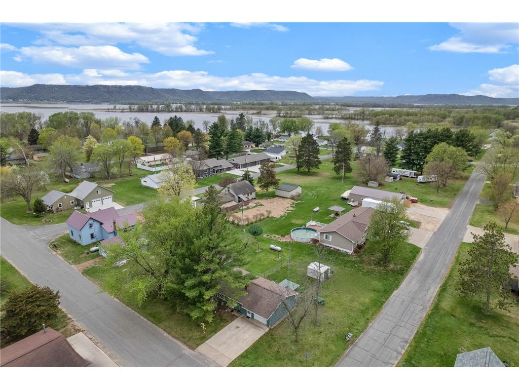 526 S Herman Street Cochrane WI 54622 7062677 image2