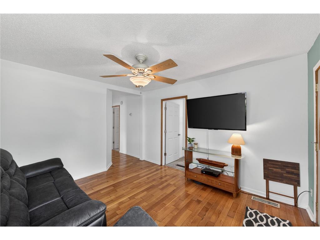 526 Summit Street NE Columbia Heights MN 55421 7044199 image11
