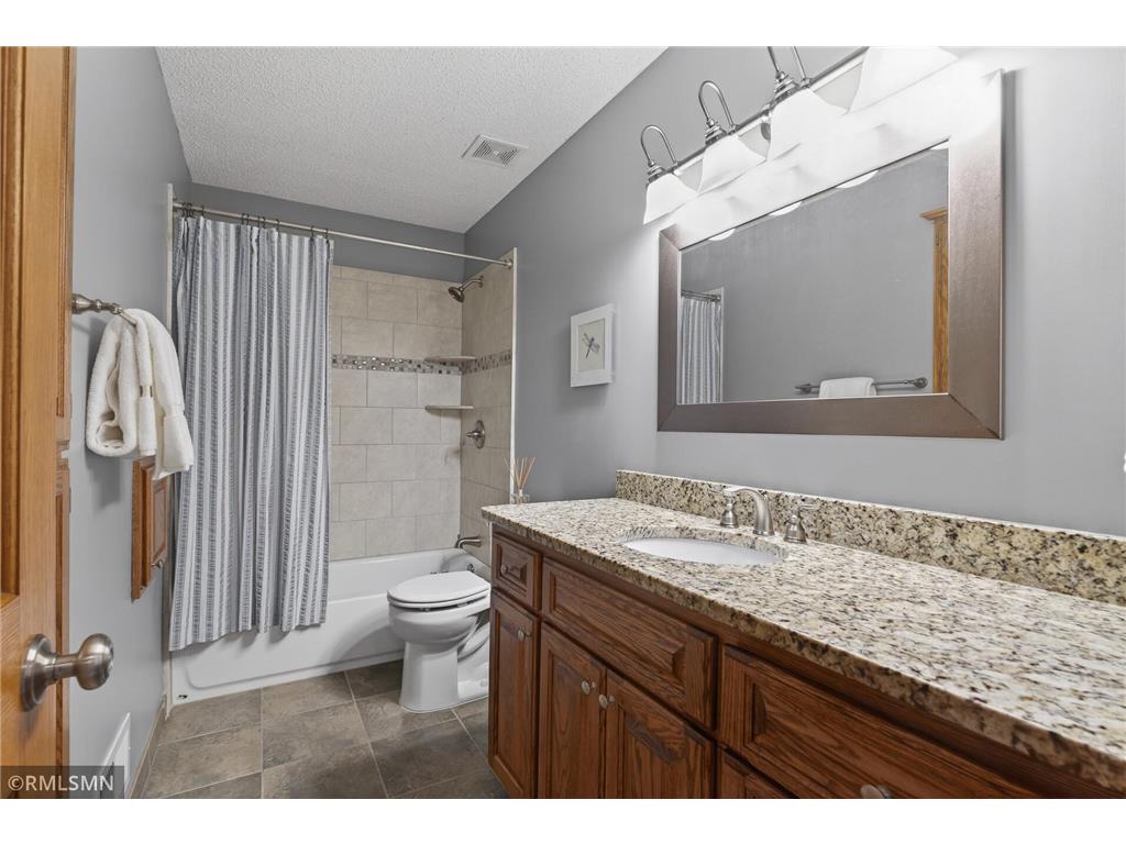 5266 Lakeview Avenue White Bear Twp MN 55110 7064616 image31