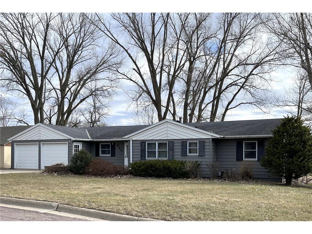 527 19th Street, Windom, MN, 56101 MLS 6498955 Edina Realty