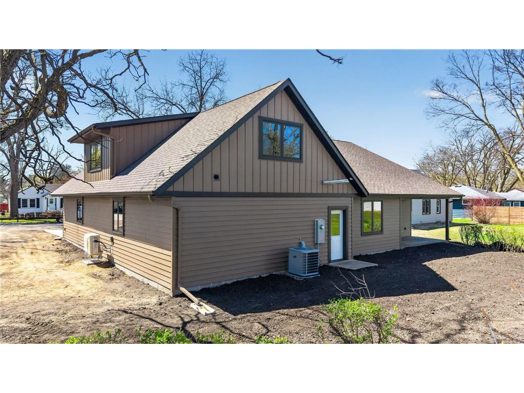 527 Miller Ave SW Hutchinson MN 55350 7026896 image40