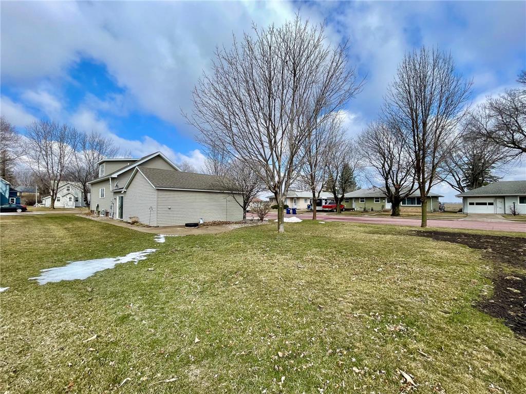 527 N Cass Avenue, Springfield, MN, 56087 | MLS: 6513263 | Edina Realty