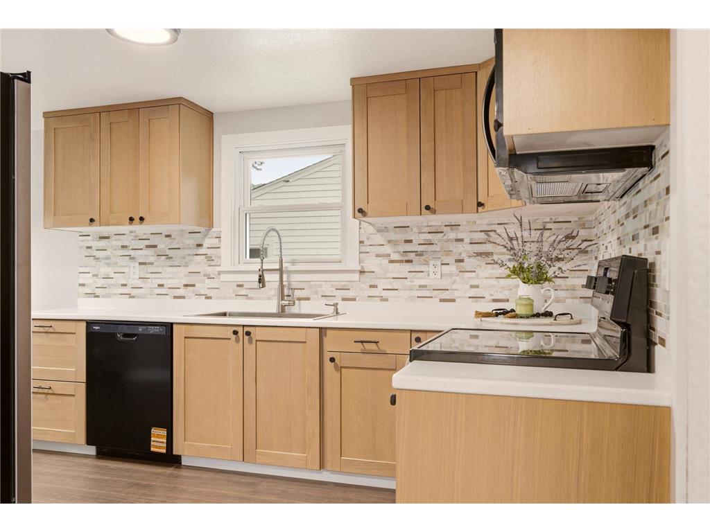 527 S 2nd Street La Crescent MN 55947 7090471 image13