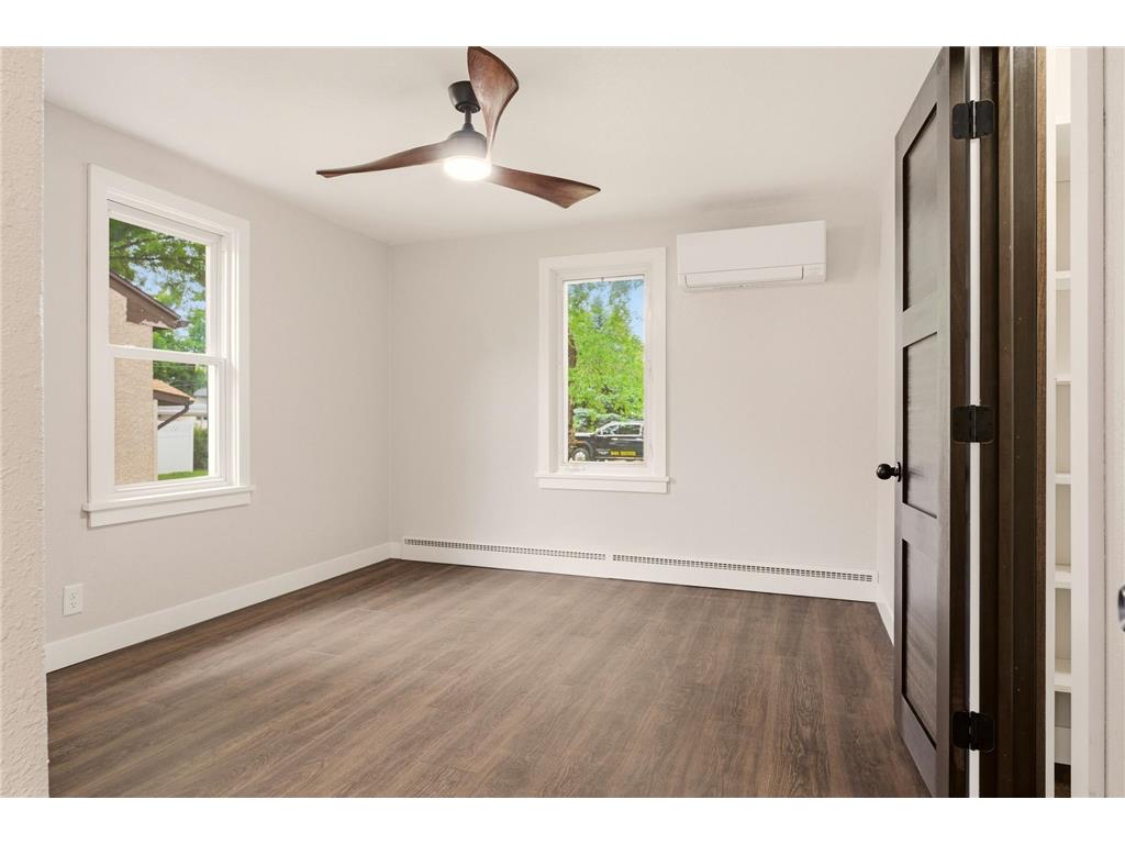 527 S 2nd Street La Crescent MN 55947 7090471 image21