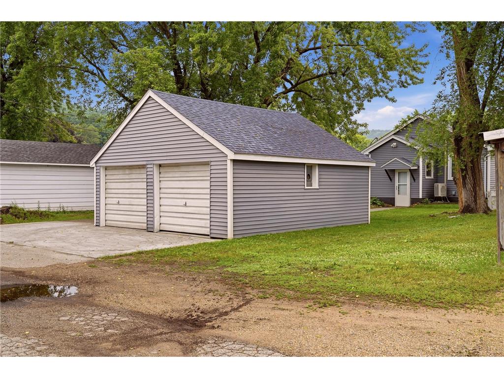 527 S 2nd Street La Crescent MN 55947 7090471 image37