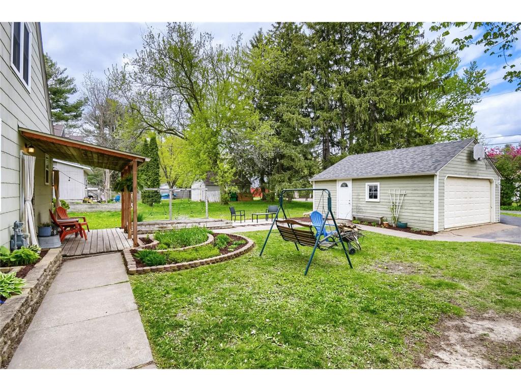 527 W Division Street River Falls WI 54022 7067449 image22