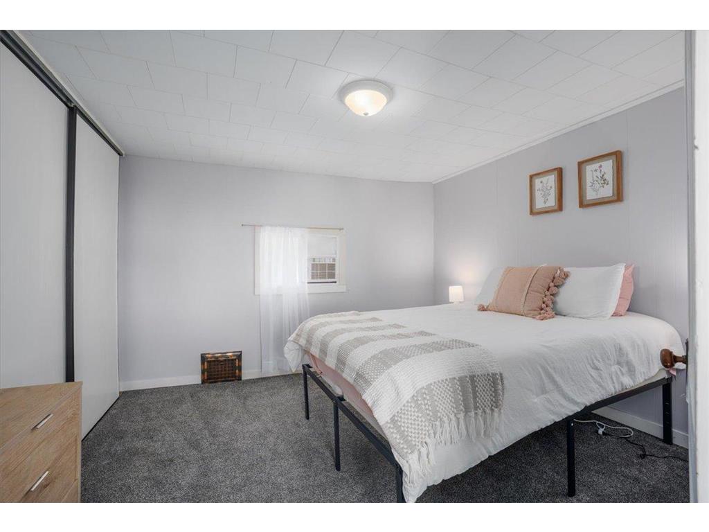 527 W Grand Avenue Eau Claire WI 54703 6785011 image15