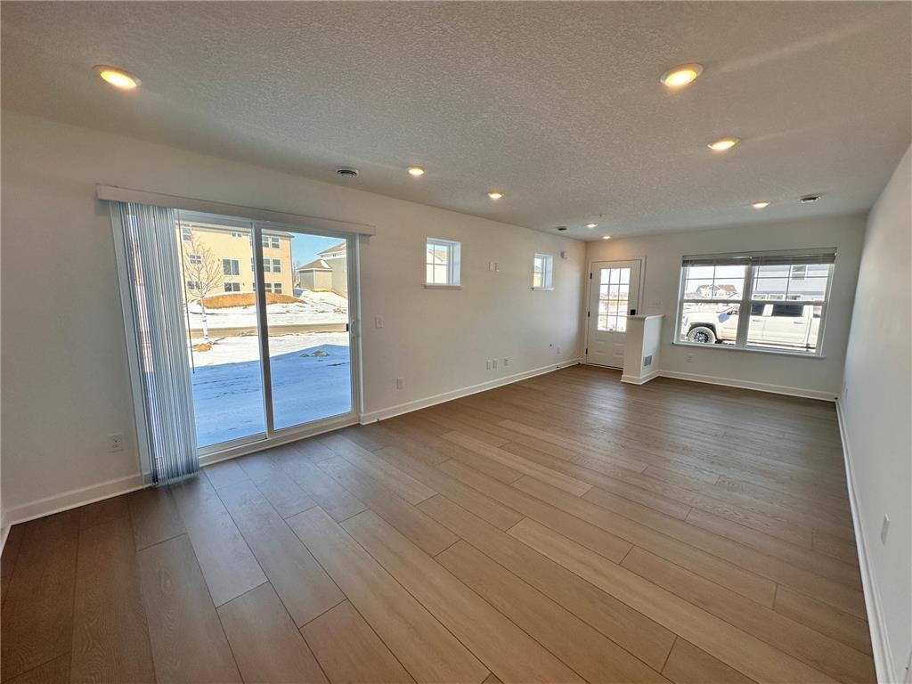 5279 Long Pointe Pass Woodbury MN 55129 7052609 image3