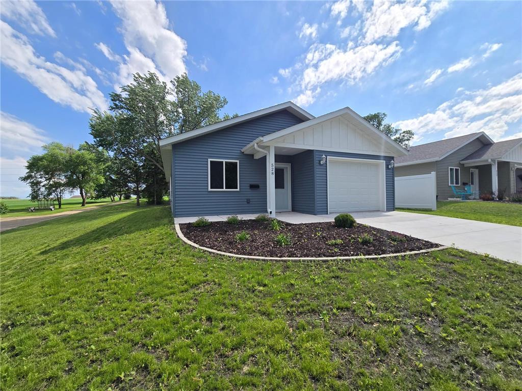 528 E St Charles Avenue Fergus Falls MN 56537 7088618 image3