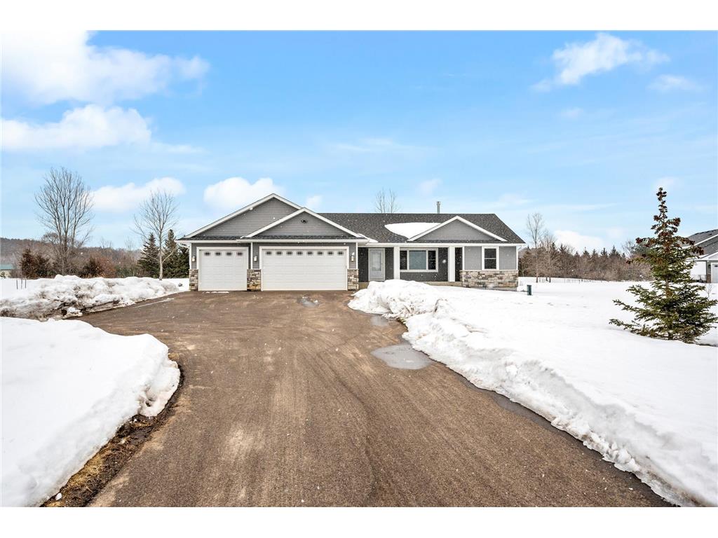 528 Olivia Court, Troy Twp, WI, 54016 MLS 6339273 Edina Realty