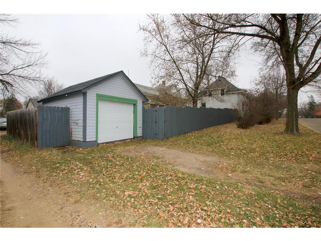 528 S Holcombe Avenue Litchfield MN 55355 6820212 image2