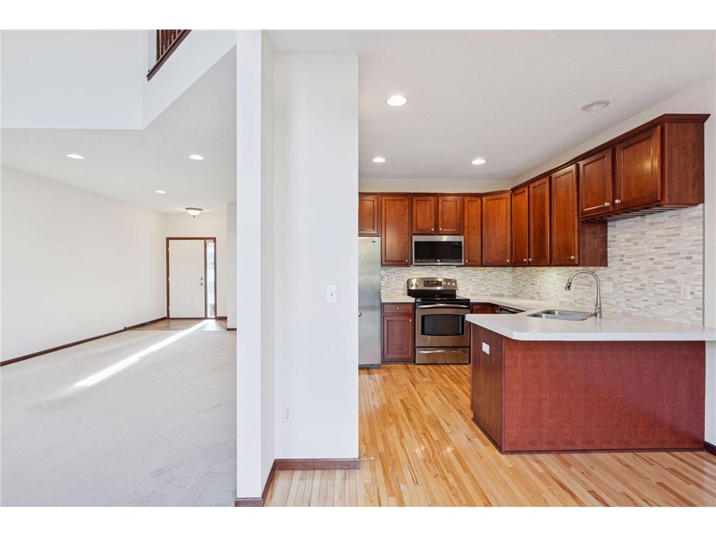 528 Sutherland Drive Woodbury MN 55129 6815994 image16