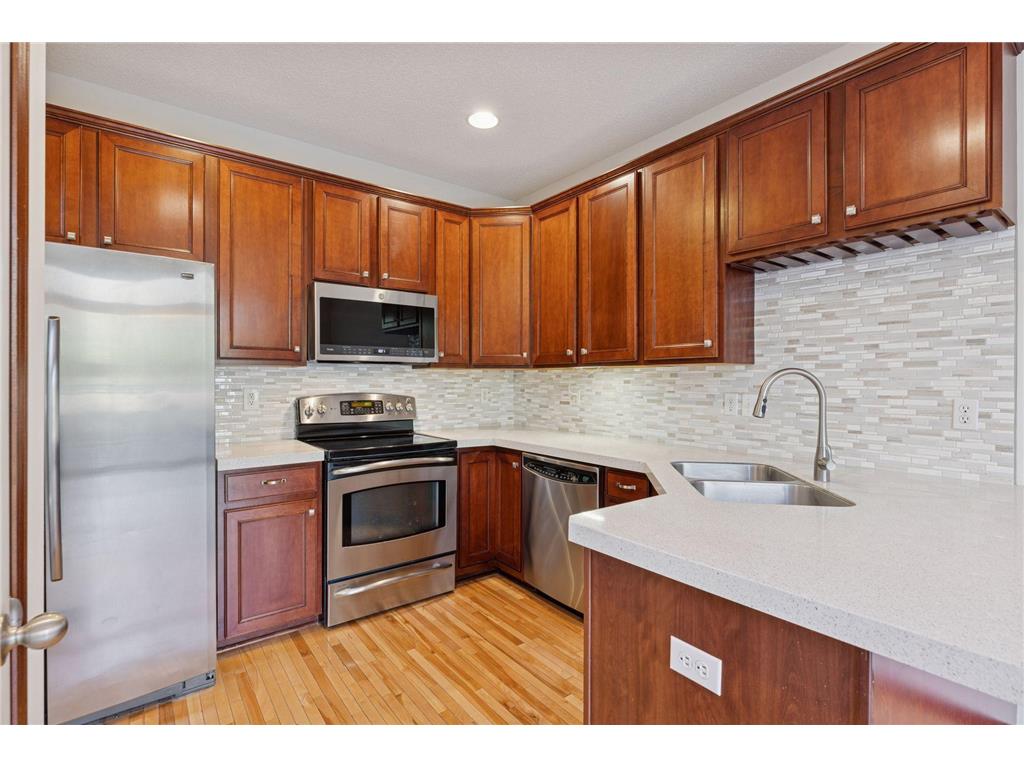 528 Sutherland Drive Woodbury MN 55129 6815994 image18